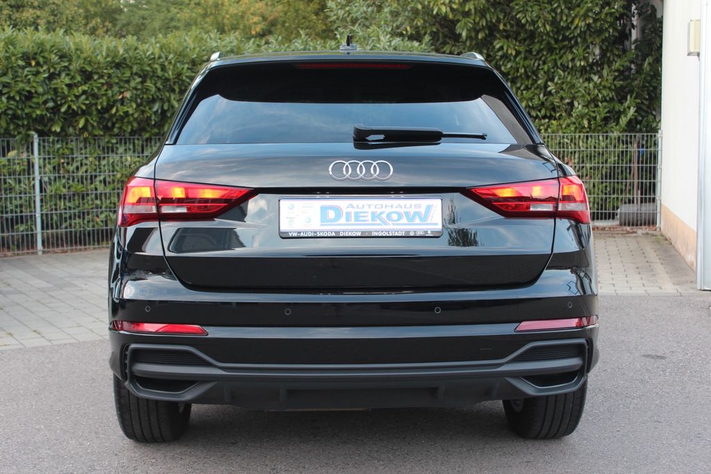 Audi Q3 2023 г. Чёрный, пробег 29950 км