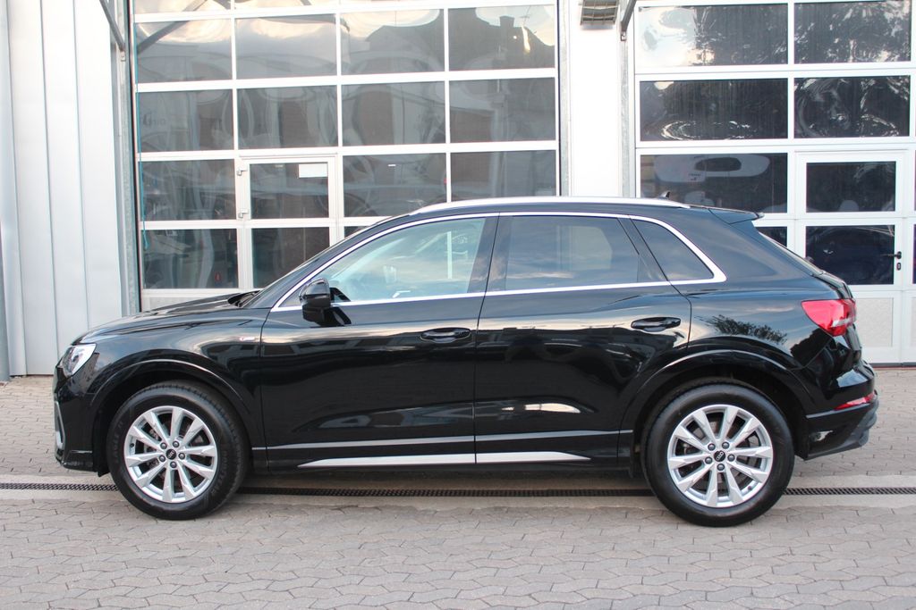 Audi Q3 2023 г. Чёрный, пробег 29950 км