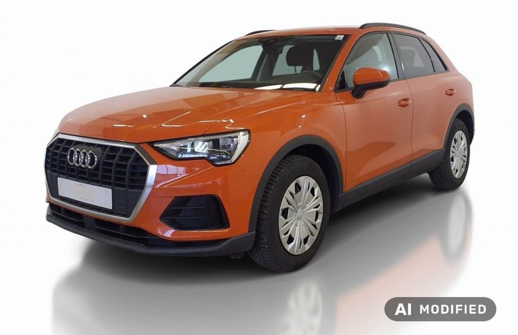 Audi Q3 2023 г. Оранжевый, пробег 52700 км