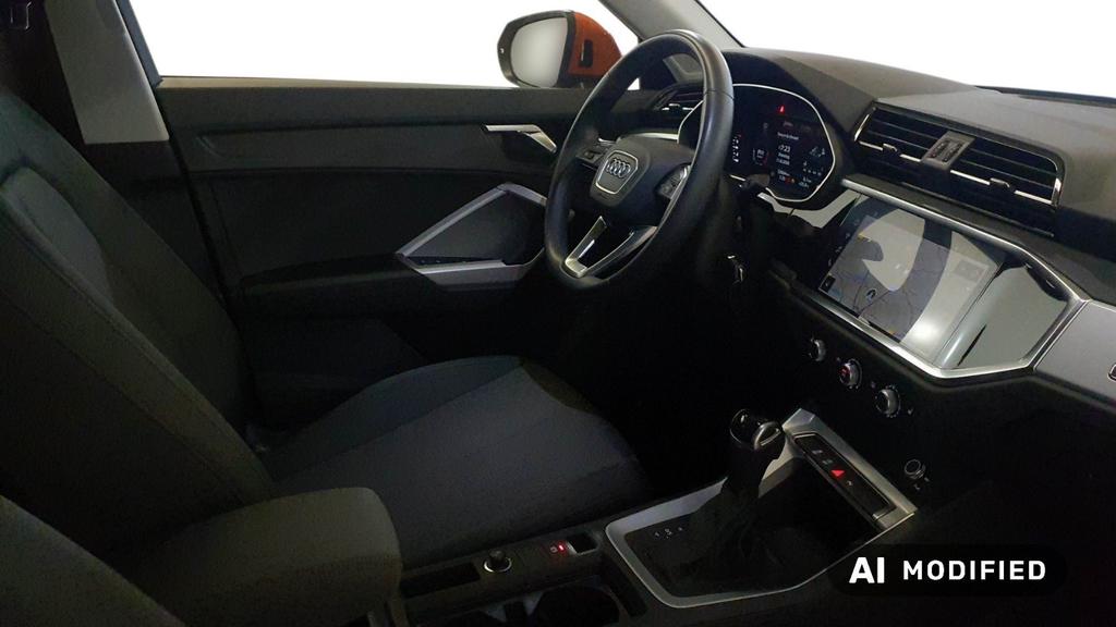 Audi Q3 2023 г. Оранжевый, пробег 52700 км