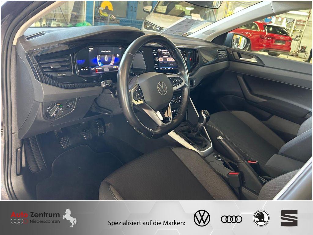 Volkswagen Polo 2023 г. Серый, пробег 42000 км