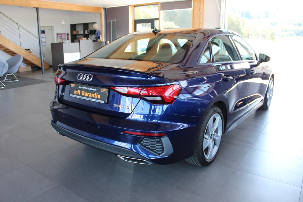 Audi A3 2022 г. Синий, пробег 58000 км