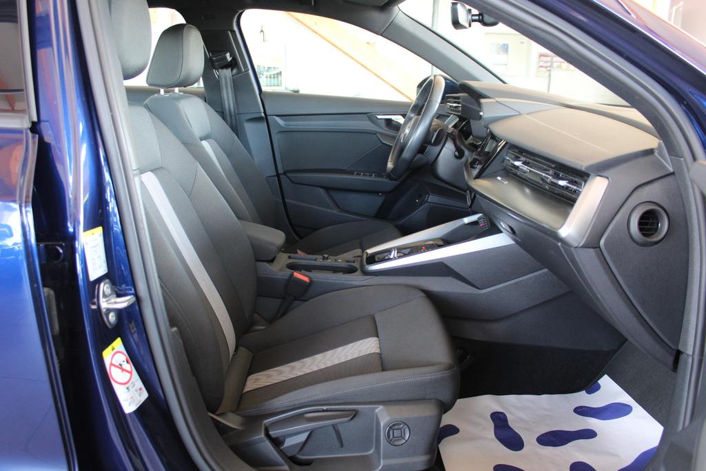 Audi A3 2022 г. Синий, пробег 58000 км