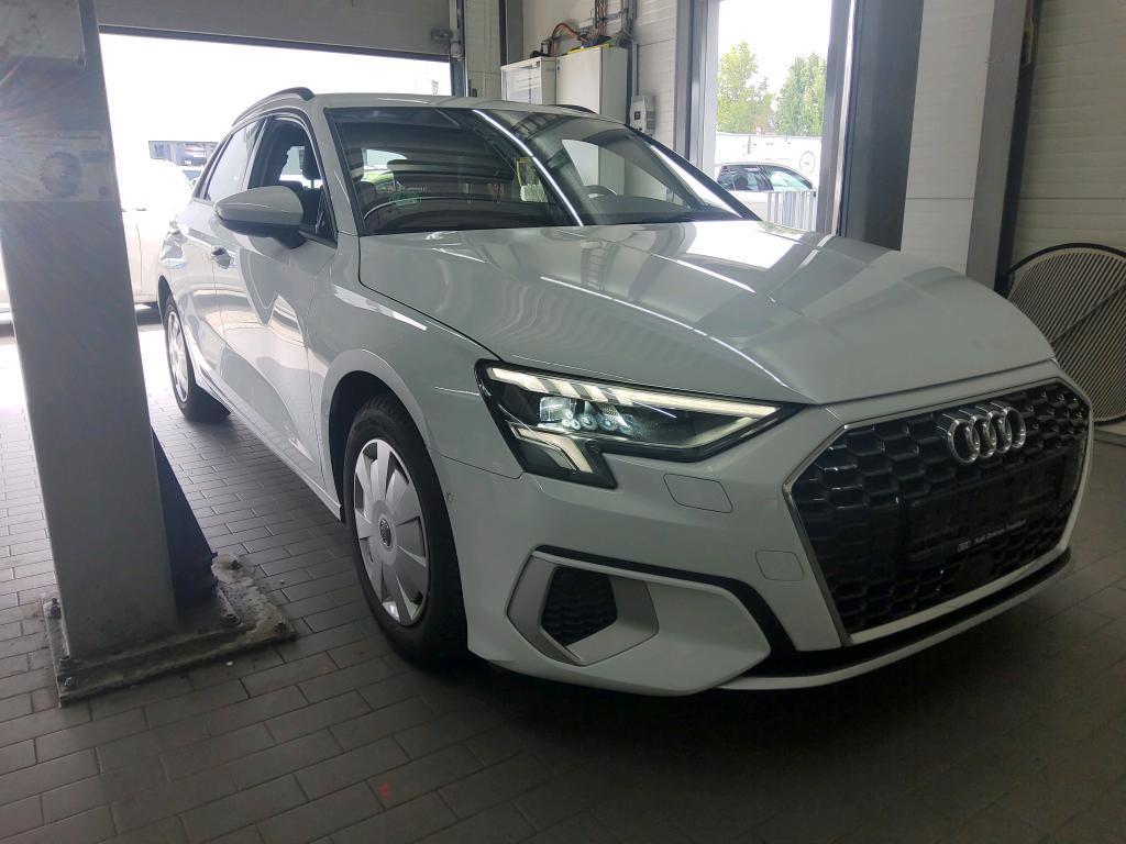 Audi A3 2022 г. Белый, пробег 48844 км