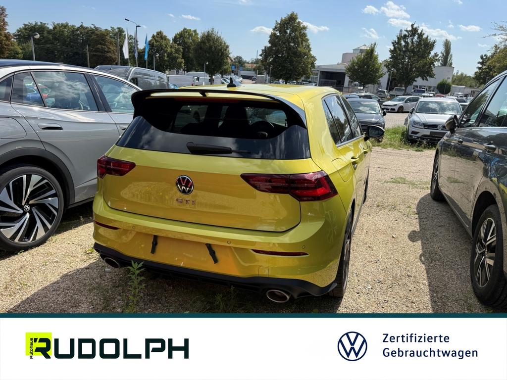 Volkswagen Golf 2022 г. Жёлтый, пробег 25200 км
