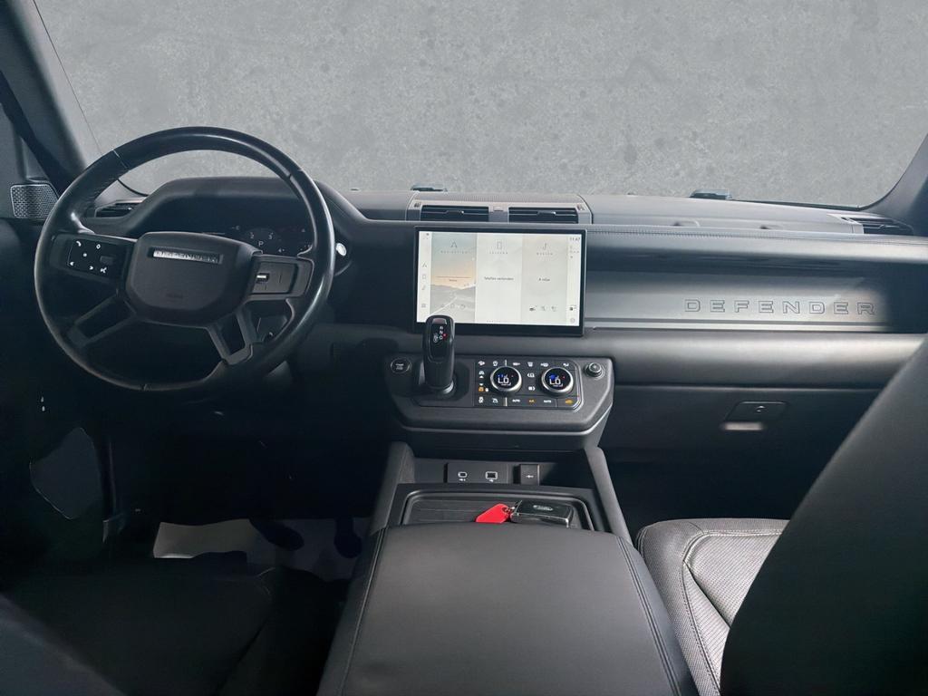 Land Rover Defender 2023 г. Чёрный, пробег 52000 км