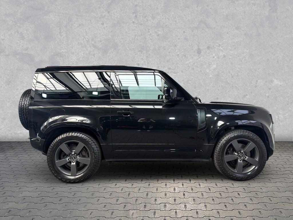 Land Rover Defender 2023 г. Чёрный, пробег 52000 км