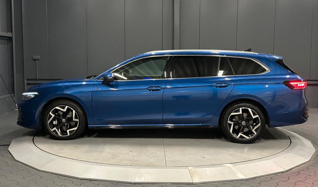 Volkswagen PASSAT VARIANT 2025 г. Синий, пробег 14000 км