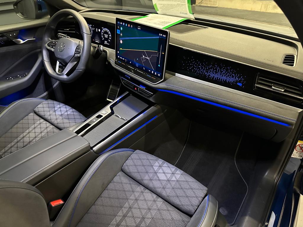 Volkswagen PASSAT VARIANT 2025 г. Синий, пробег 14000 км