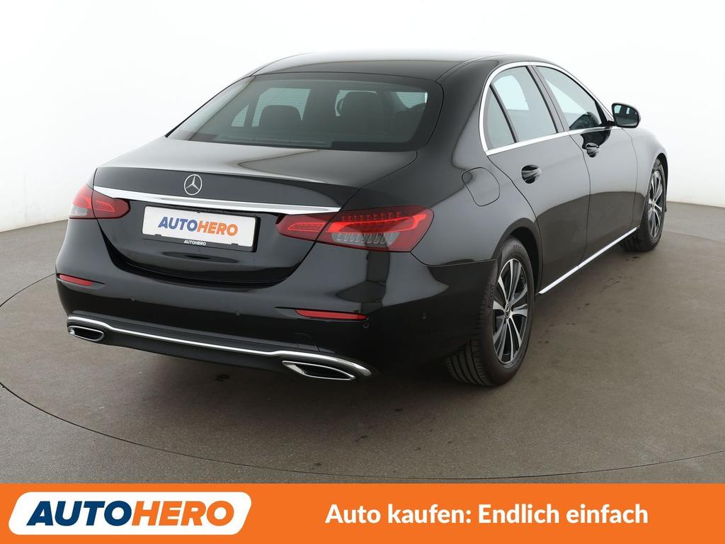 Mercedes-Benz E 220 2022 г. Чёрный, пробег 31188 км