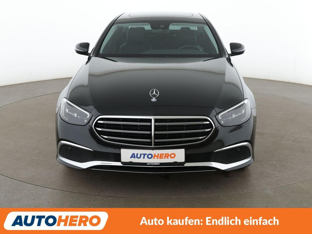 Mercedes-Benz E 220 2022 г. Чёрный, пробег 31188 км