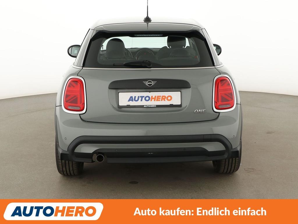 Mini ONE 2022 г. Серый, пробег 40585 км