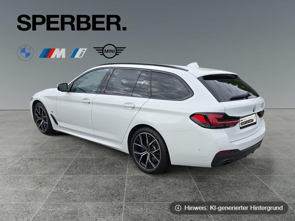 BMW 540 2022 г. Белый, пробег 59055 км