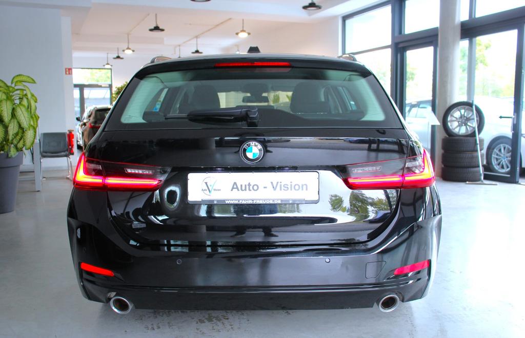BMW 318 2024 г. Чёрный, пробег 39980 км