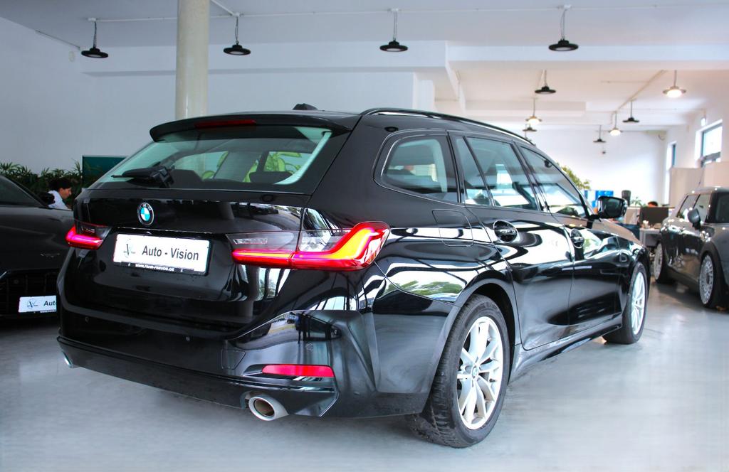 BMW 318 2024 г. Чёрный, пробег 39980 км