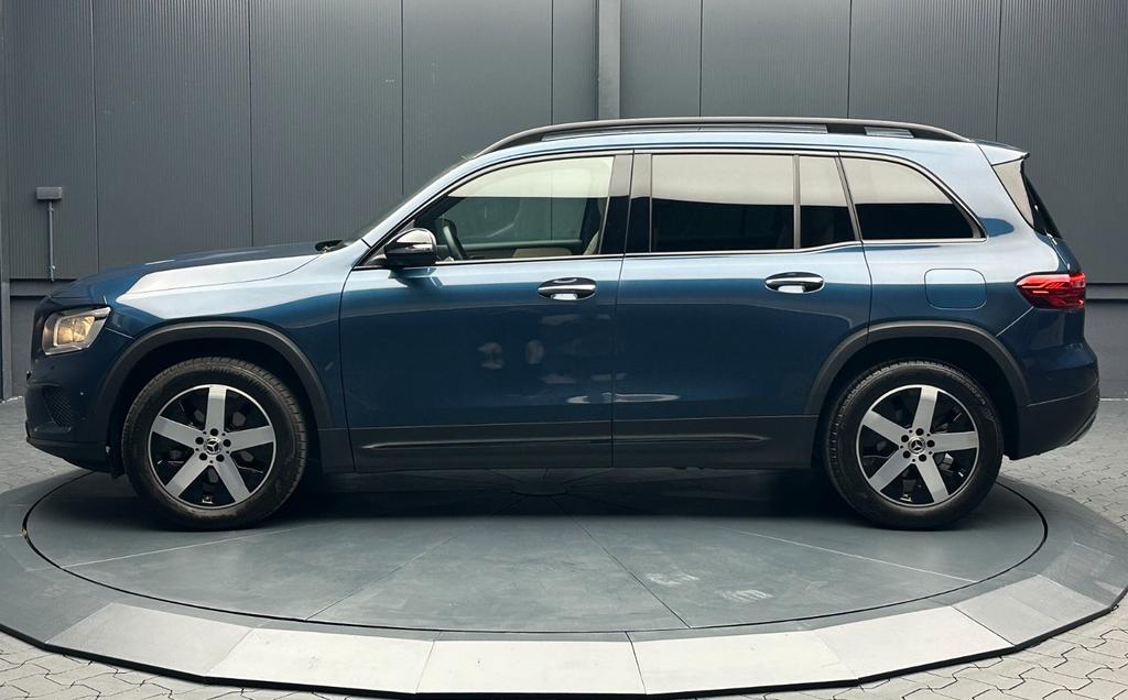 Mercedes-Benz GLB 180 2023 г. Синий, пробег 60000 км