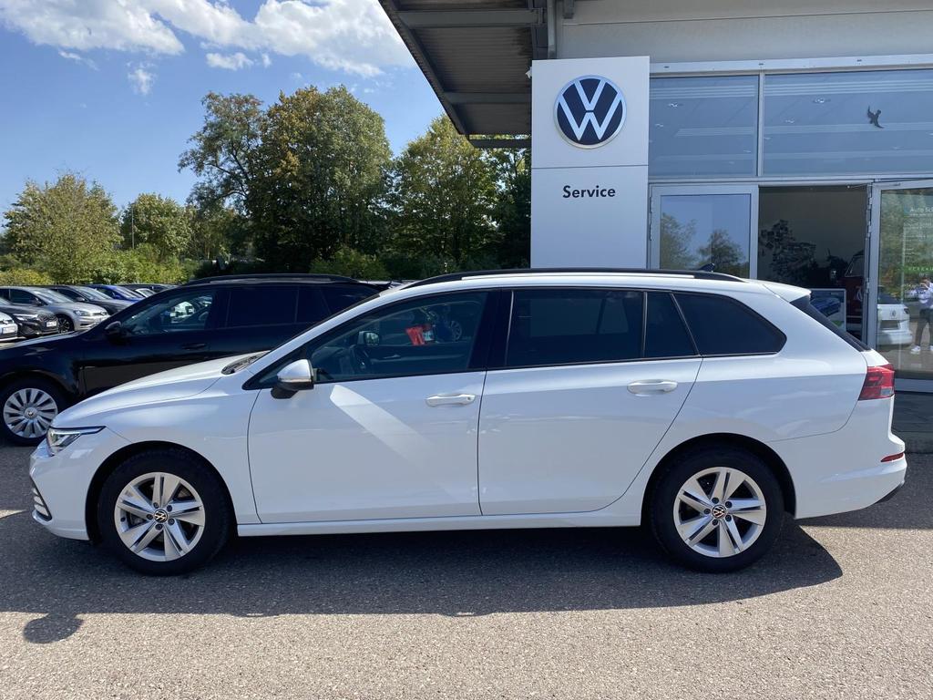 Volkswagen Golf 2023 г. Белый, пробег 47172 км
