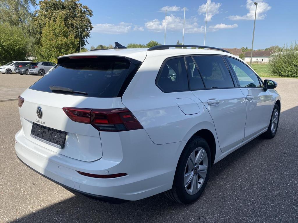 Volkswagen Golf 2023 г. Белый, пробег 47172 км