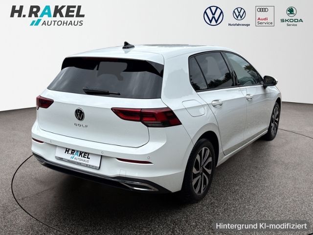 Volkswagen Golf 2022 г. Белый, пробег 53892 км