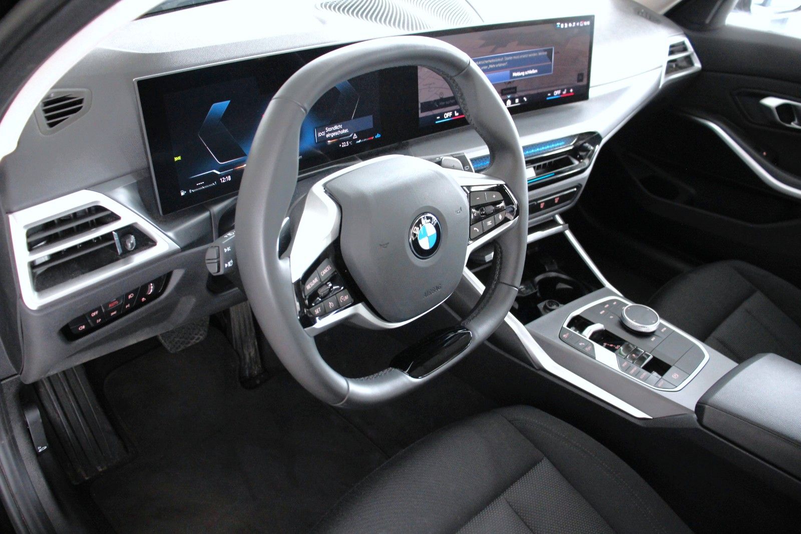 BMW 318 2025 г. Чёрный, пробег 37880 км