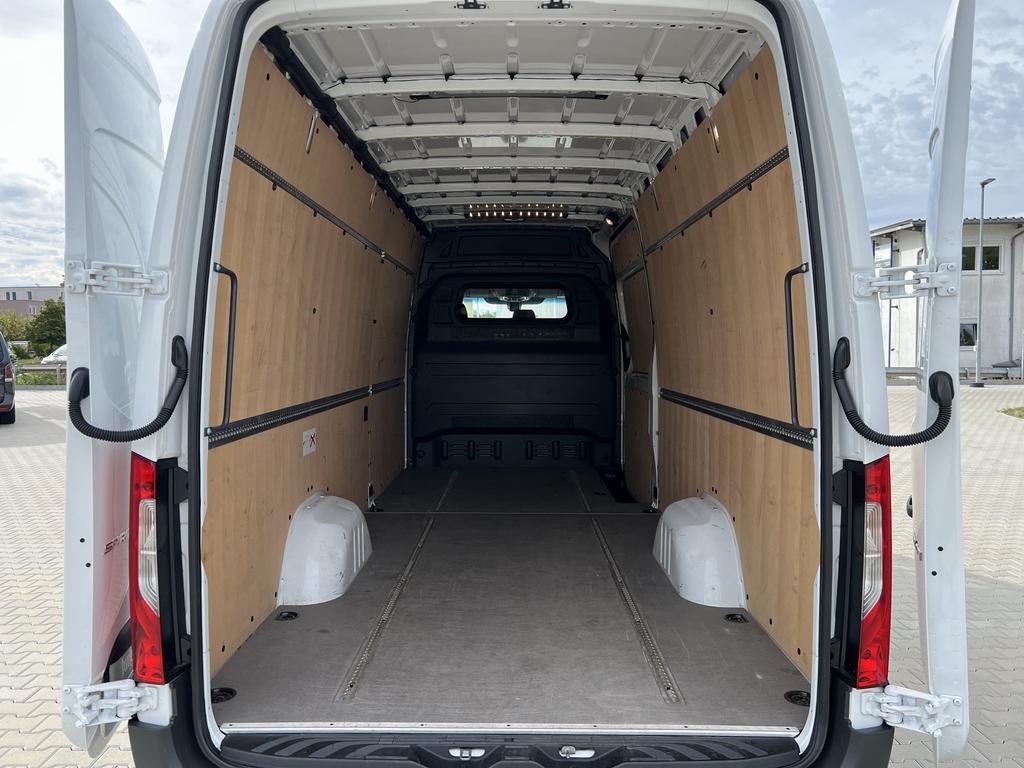 Mercedes-Benz SPRINTER 2025 г. Белый, пробег 39989 км