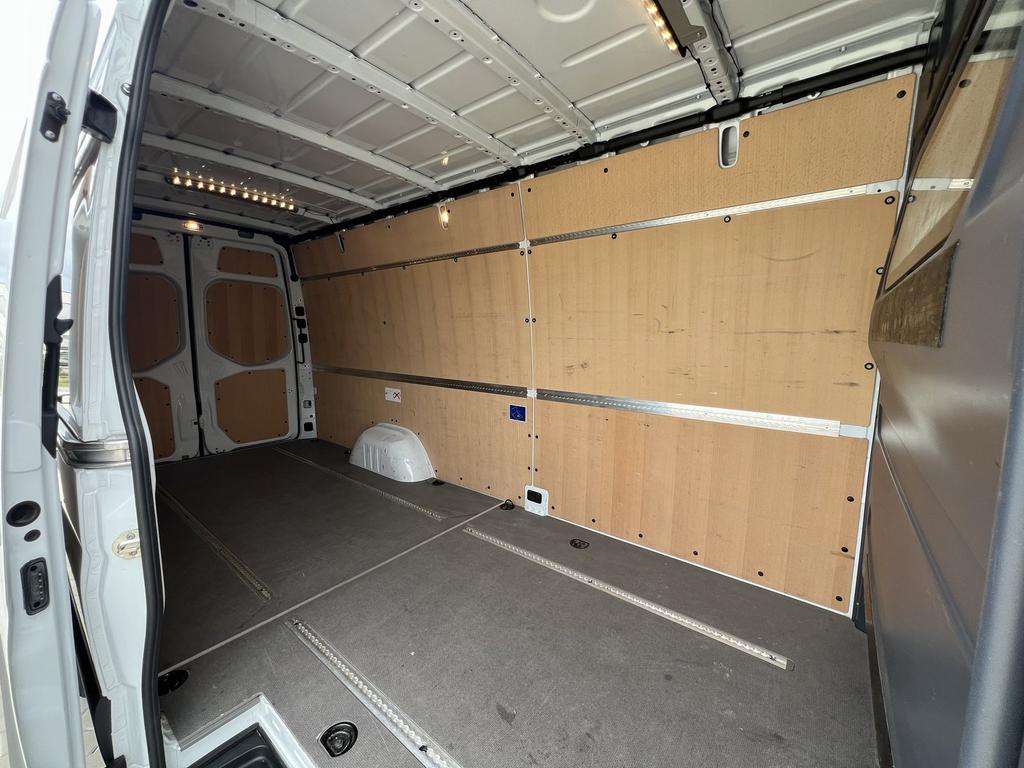 Mercedes-Benz SPRINTER 2025 г. Белый, пробег 39989 км