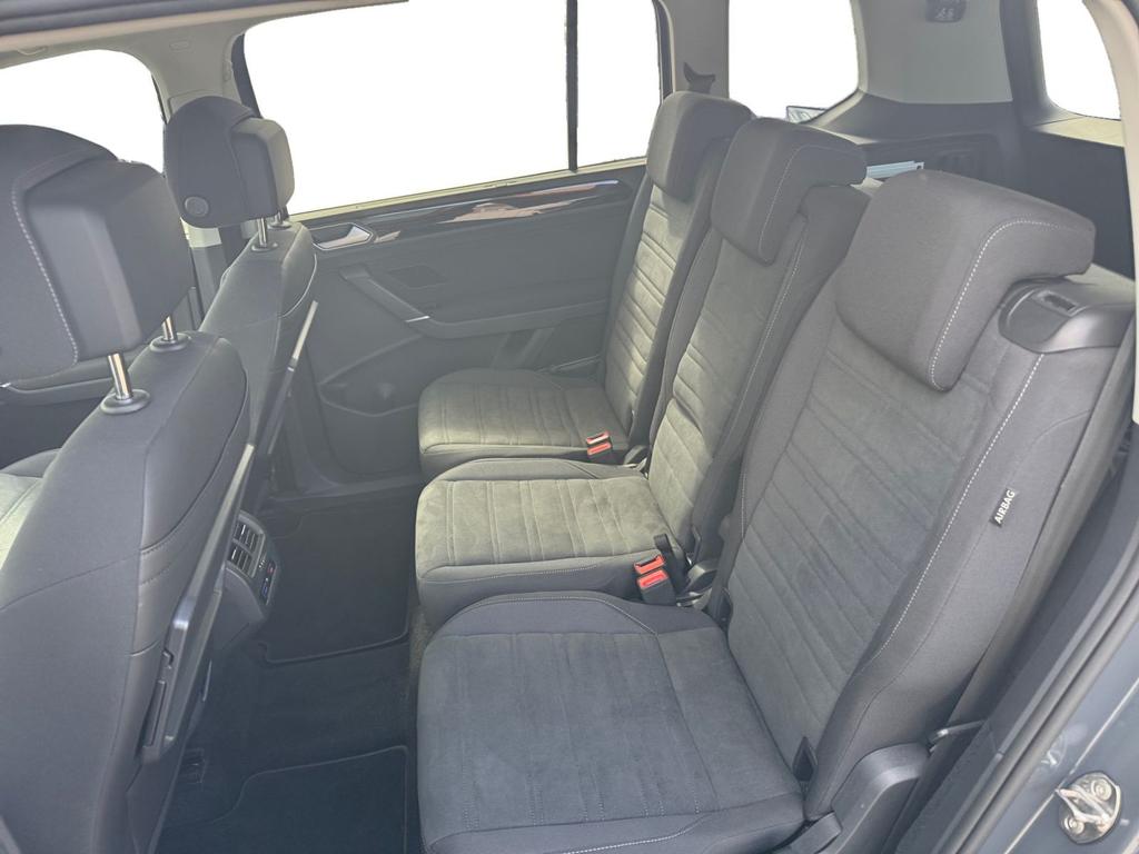 Volkswagen Touran 2022 г. Серый, пробег 51191 км