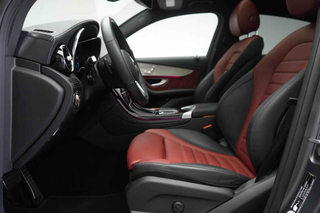 Mercedes-Benz GLC 220 2021 г. Серый, пробег 42000 км
