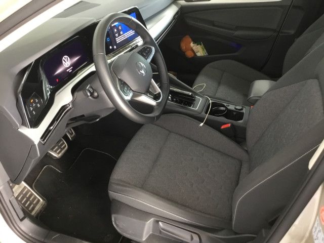 Volkswagen Golf 2023 г. Серебристый, пробег 31479 км