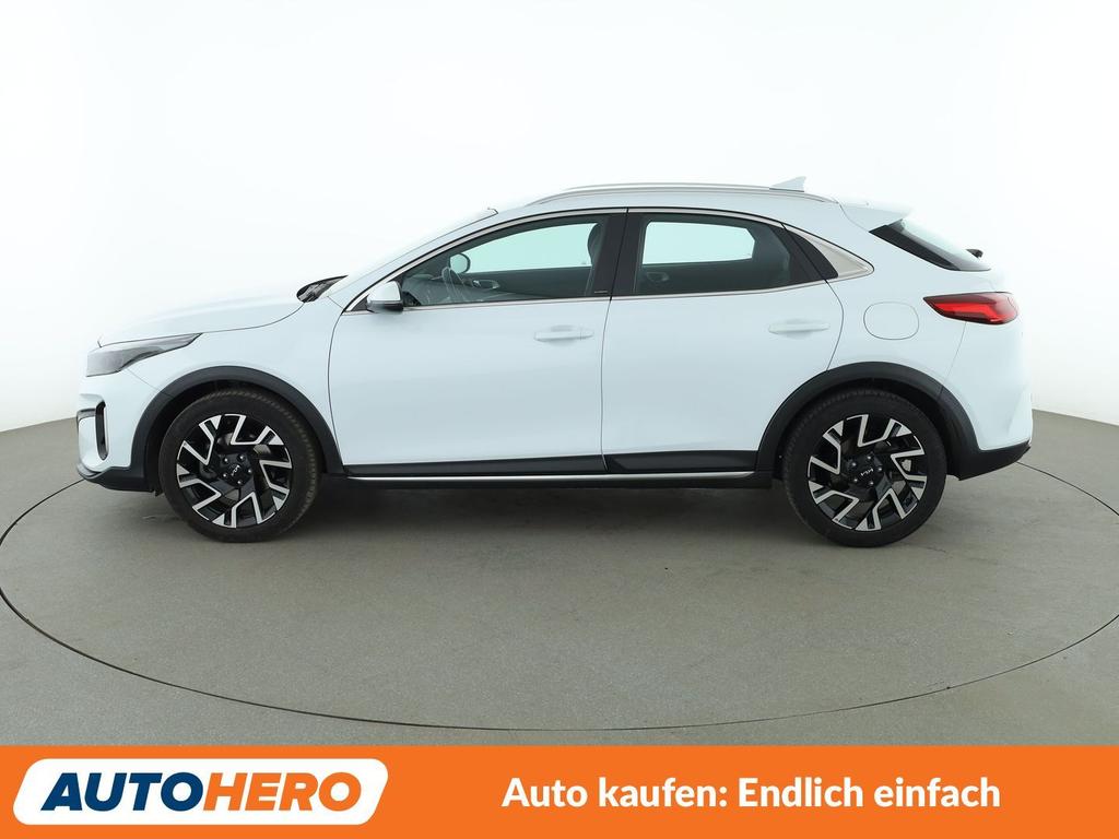 Kia XCeed 2023 г. Белый, пробег 35071 км