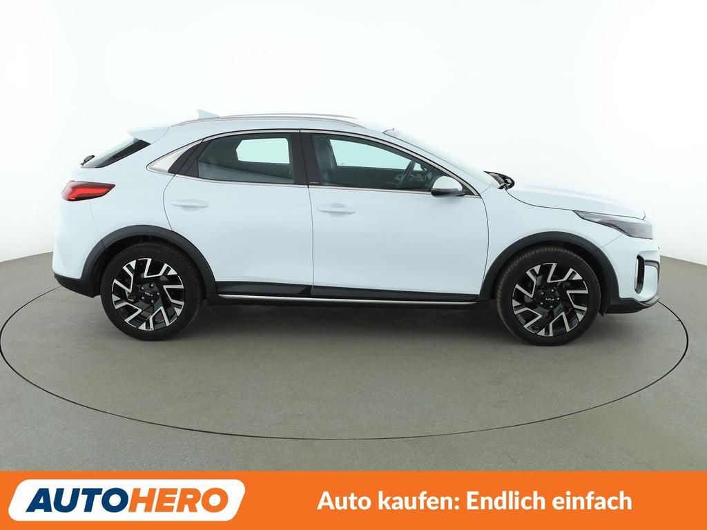 Kia XCeed 2023 г. Белый, пробег 35071 км