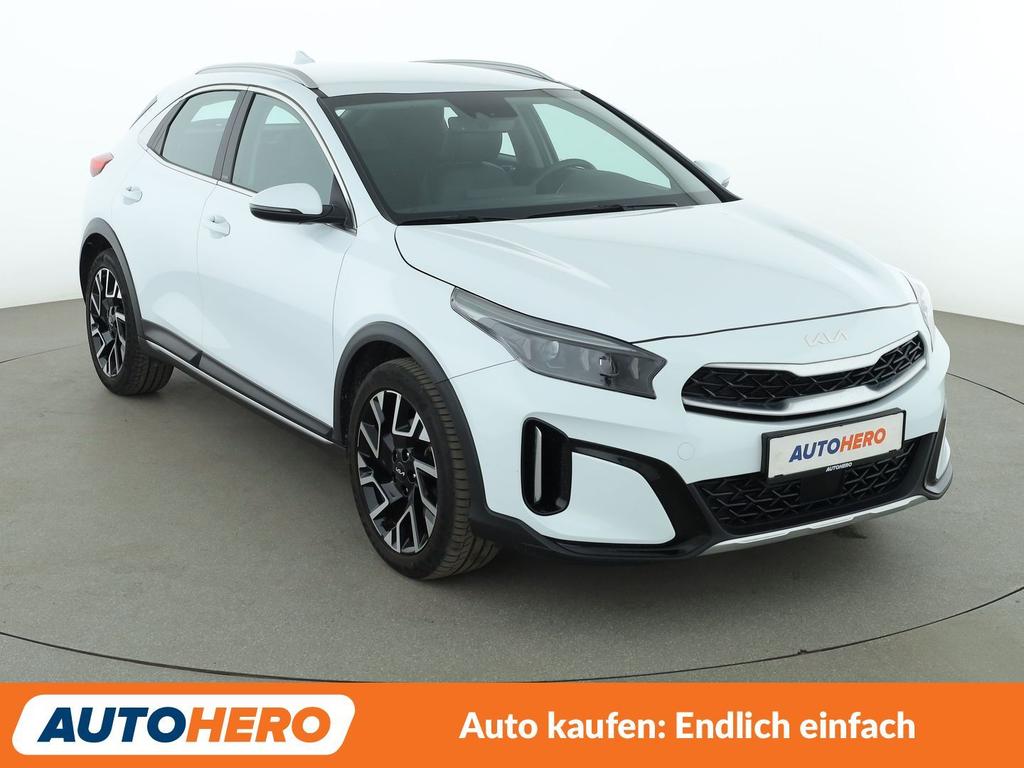 Kia XCeed 2023 г. Белый, пробег 35071 км