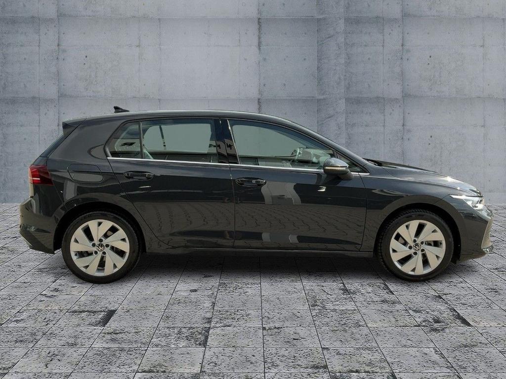 Volkswagen Golf 2025 г. Серый, пробег 15750 км