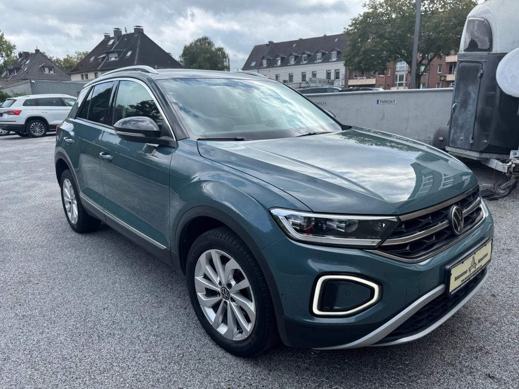 Volkswagen T-Roc 2023 г. Синий, пробег 54998 км