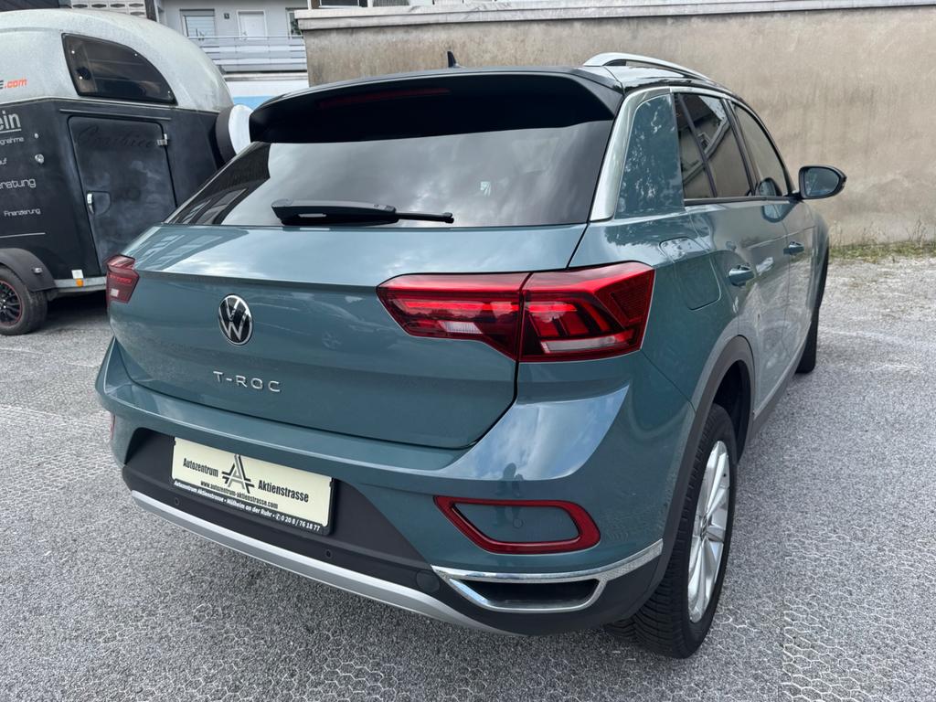 Volkswagen T-Roc 2023 г. Синий, пробег 54998 км