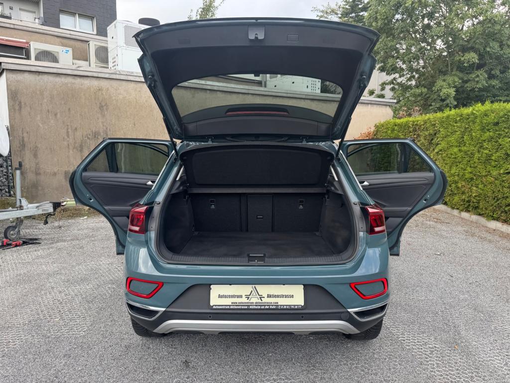 Volkswagen T-Roc 2023 г. Синий, пробег 54998 км