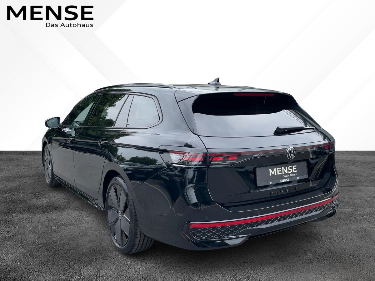 Volkswagen Passat 2026 г. Чёрный, пробег 11000 км