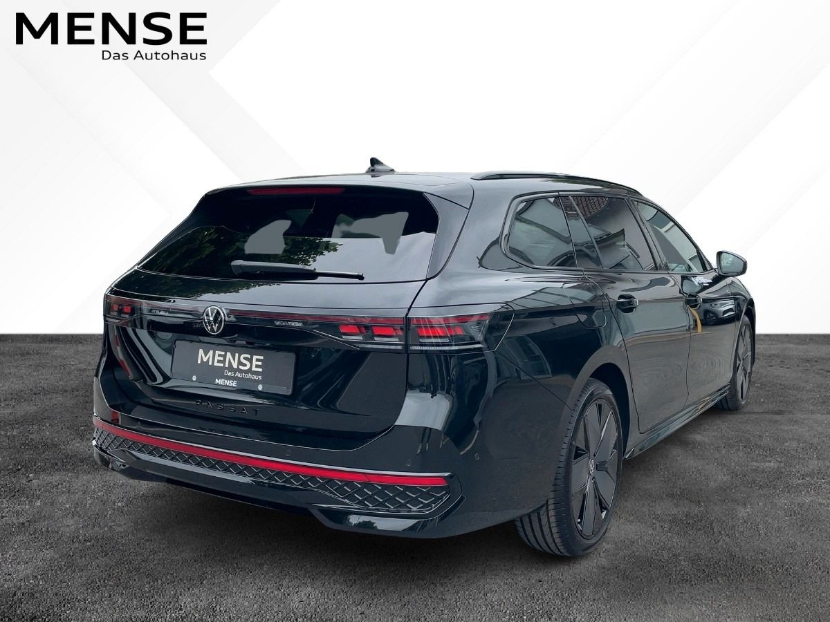 Volkswagen Passat 2026 г. Чёрный, пробег 11000 км