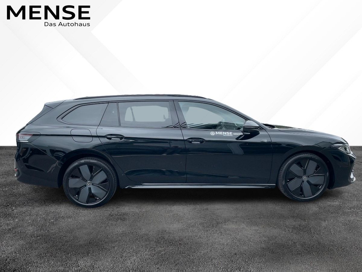 Volkswagen Passat 2026 г. Чёрный, пробег 11000 км