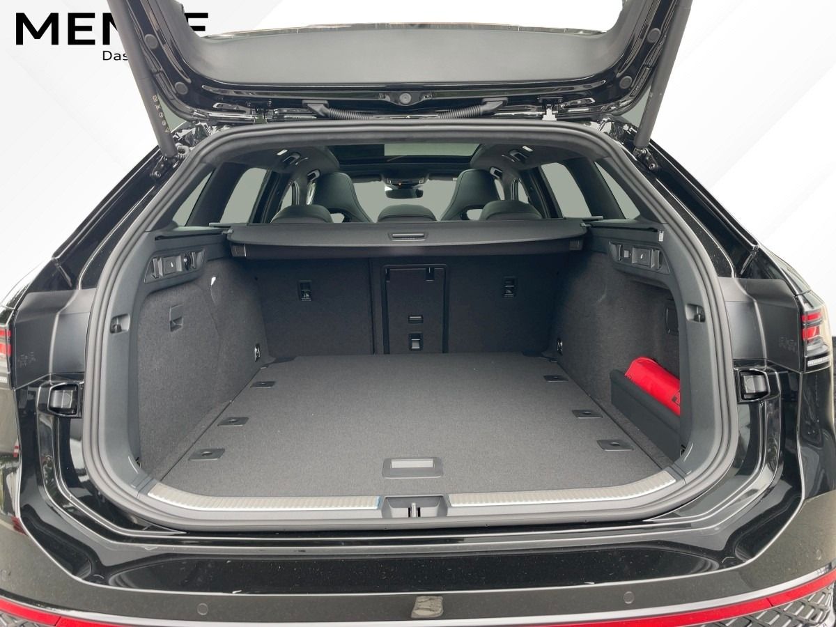 Volkswagen Passat 2026 г. Чёрный, пробег 11000 км