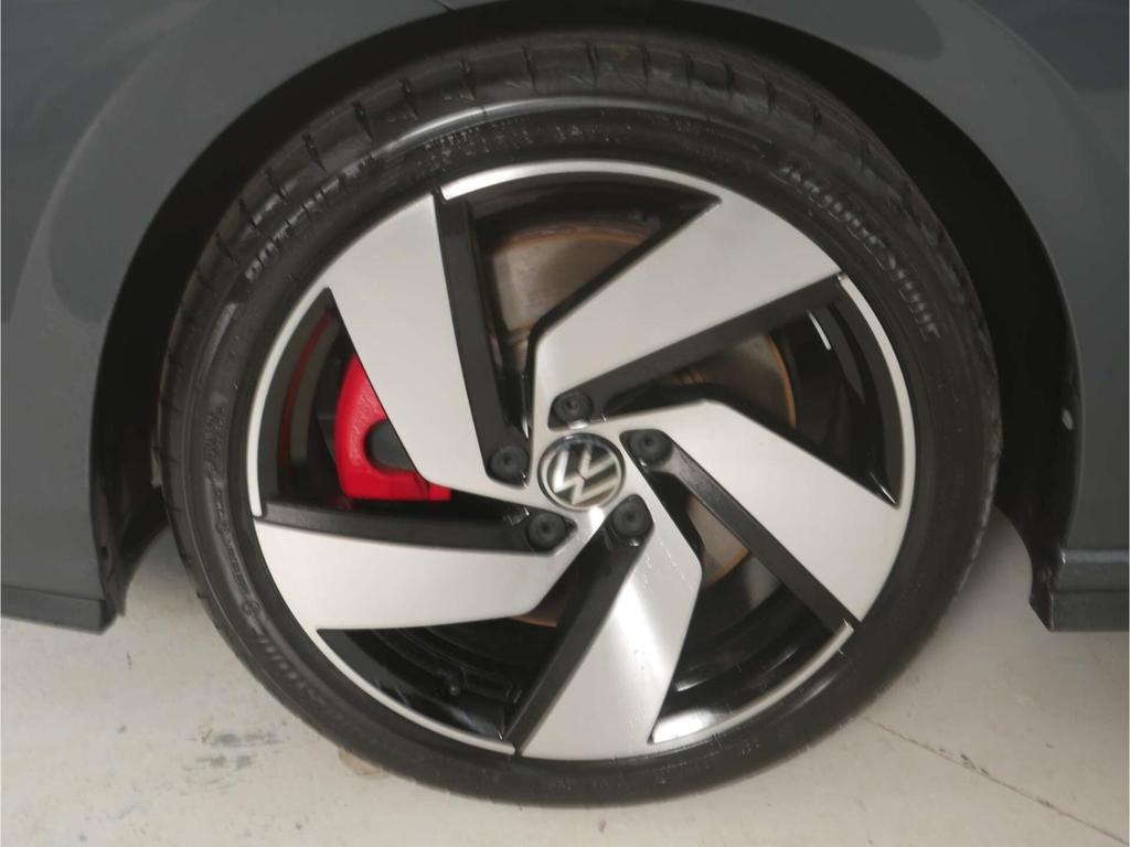 Volkswagen Golf 2025 г. Серый, пробег 22232 км
