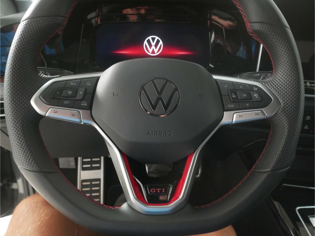 Volkswagen Golf 2025 г. Серый, пробег 22232 км