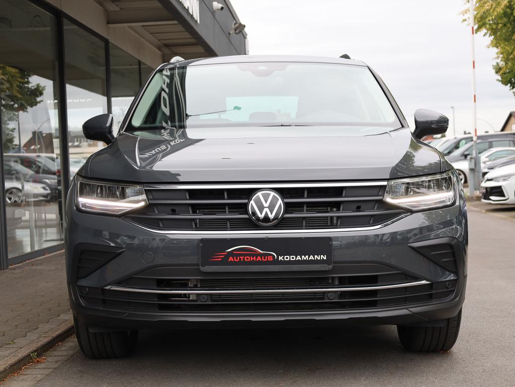Volkswagen Tiguan 2021 г. Серый, пробег 14331 км