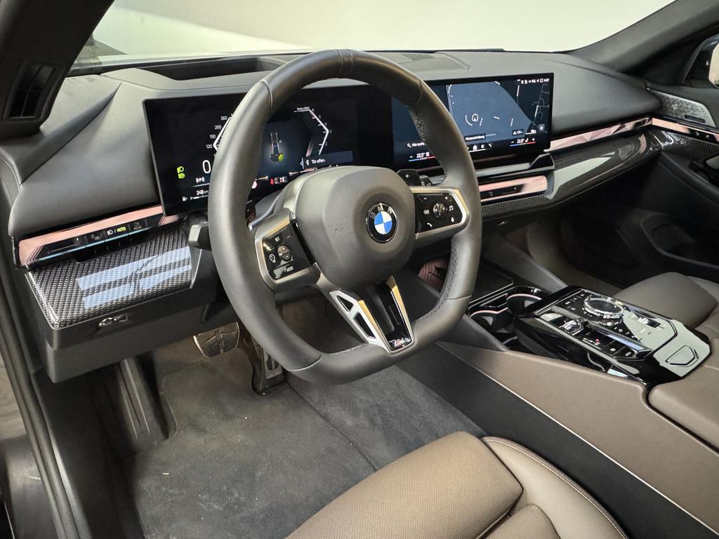BMW 540 2025 г. Серый, пробег 4400 км