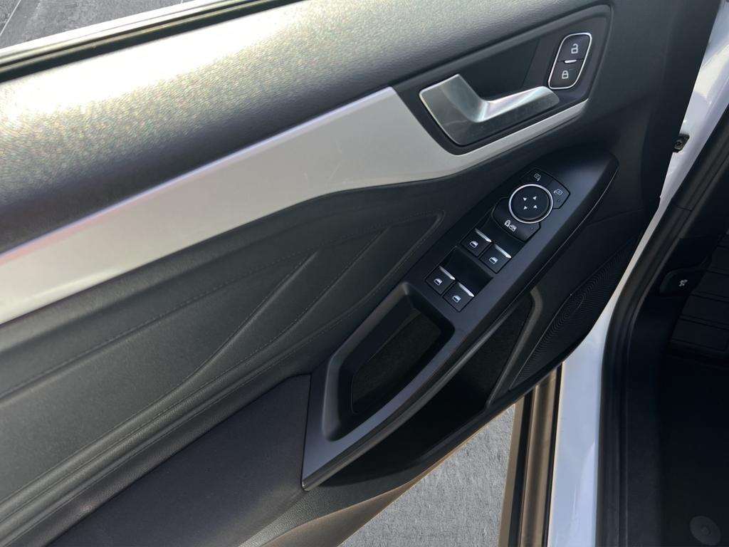 Ford Focus 2021 г. Белый, пробег 54900 км