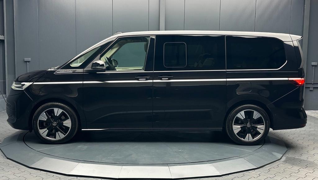 Volkswagen T7 MULTIVAN 2025 г. Чёрный, пробег 15000 км