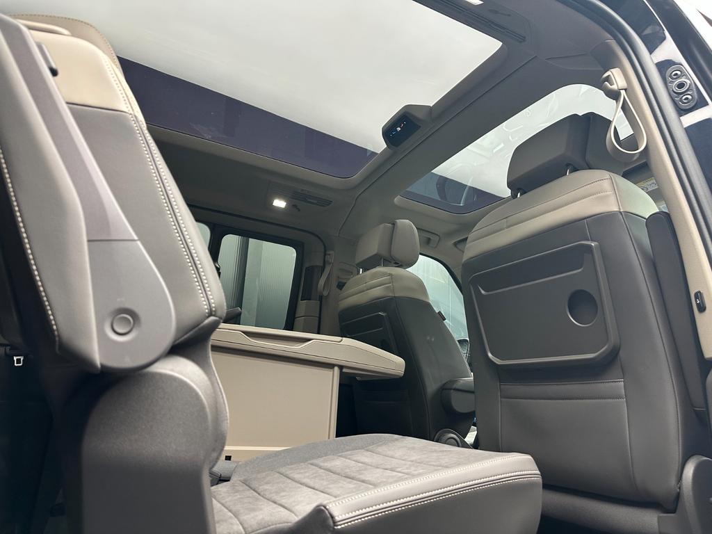 Volkswagen T7 MULTIVAN 2025 г. Чёрный, пробег 15000 км