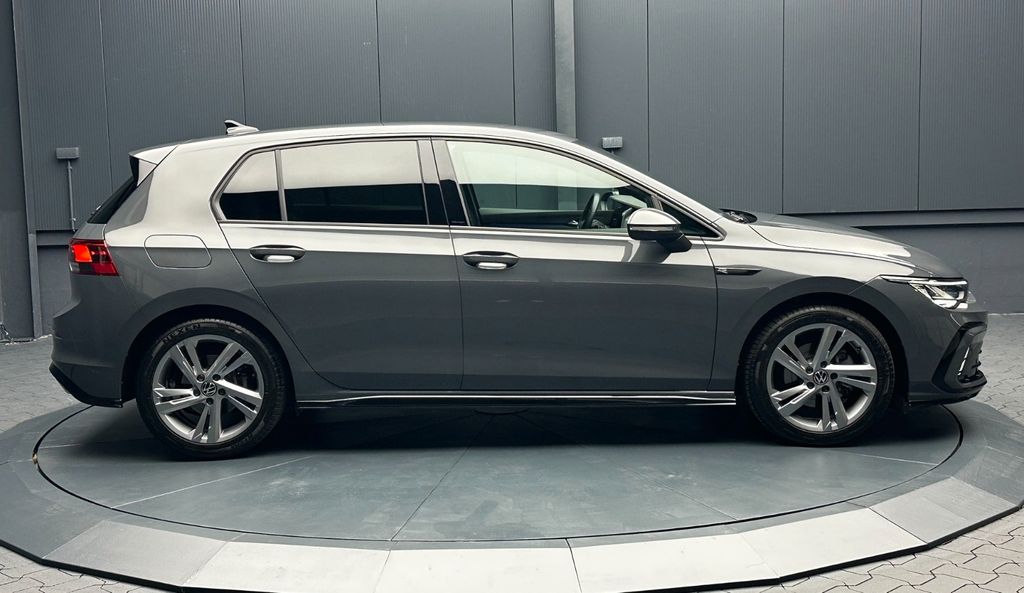 Volkswagen Golf 2024 г. Серый, пробег 7000 км