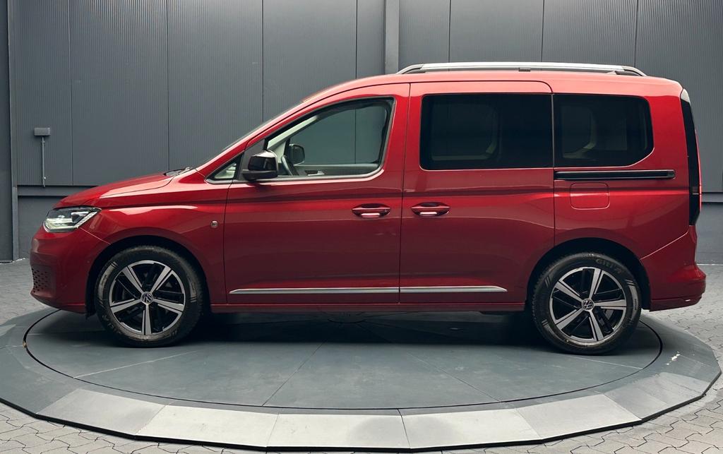 Volkswagen Caddy 2024 г. Красный, пробег 42000 км