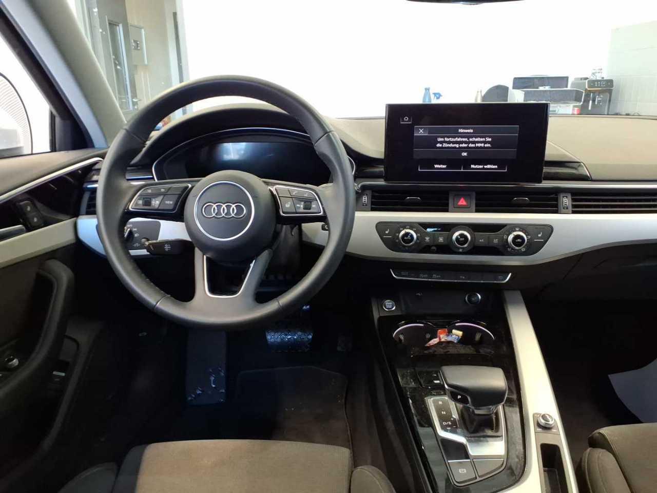 Audi A4 2023 г. Белый, пробег 39400 км